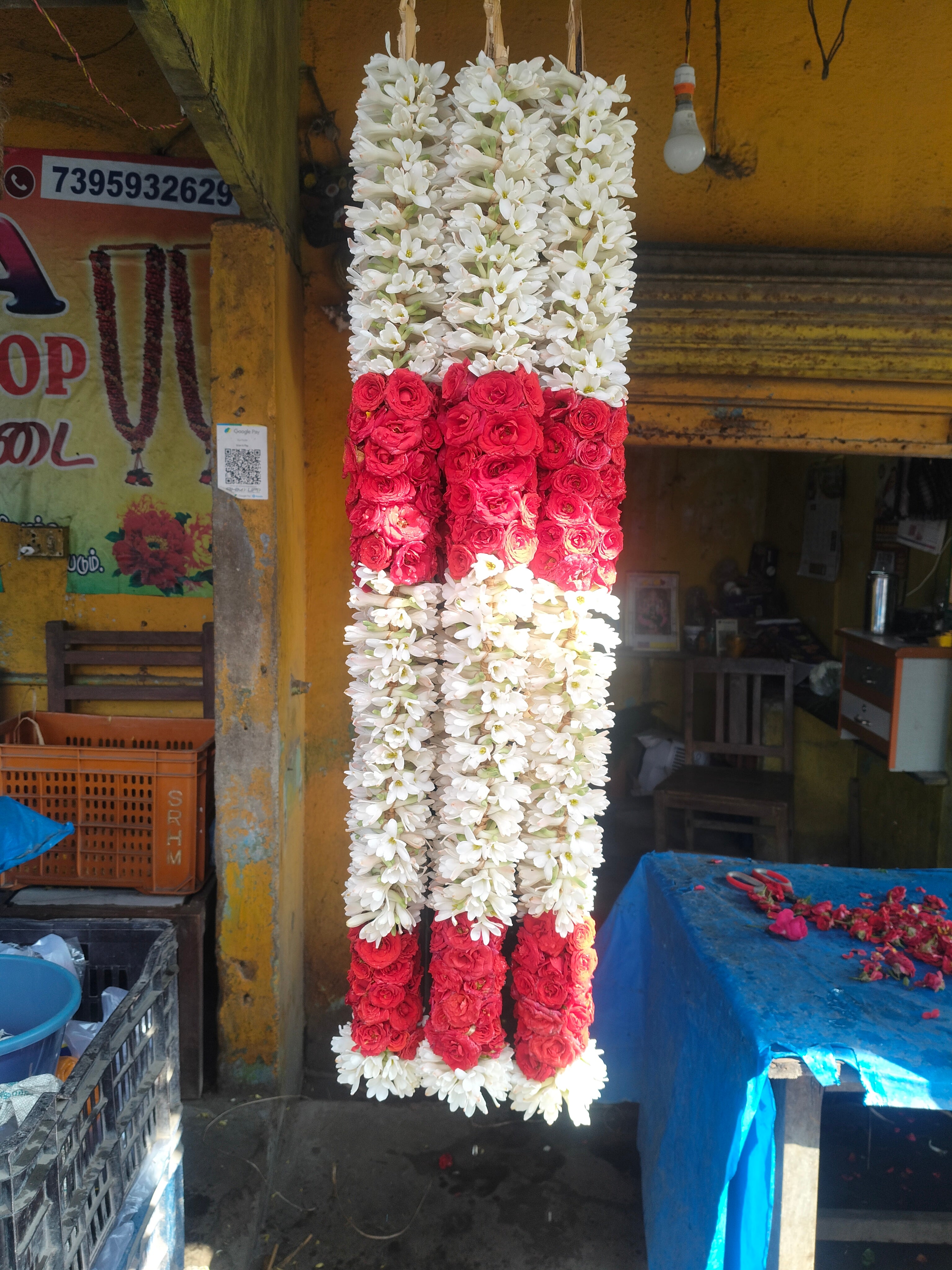 Sampanki malai &Red rose malai 1 piece