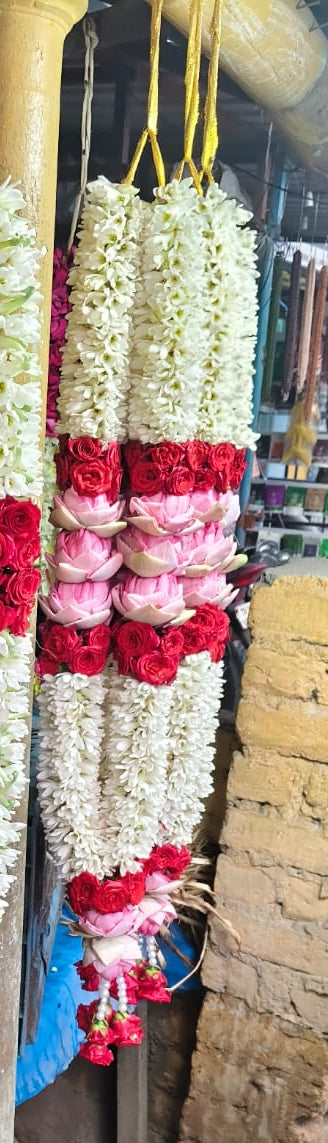 Sampanki & thamarai red rose malai 2 piece