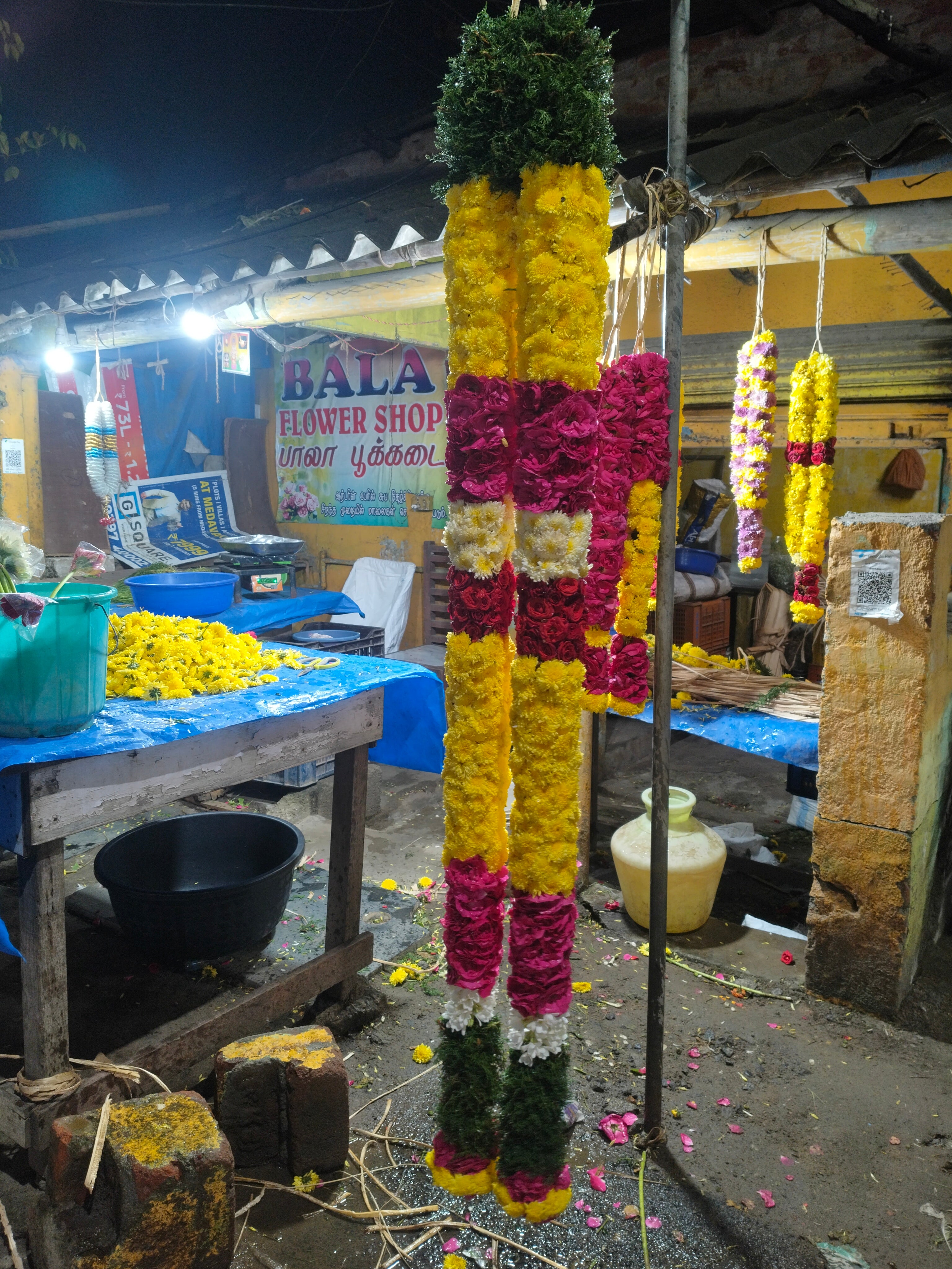 Samanthi & pannir rose malai 5 feet